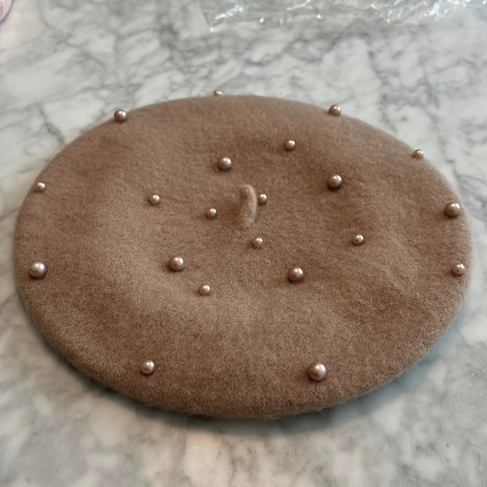 Girls beige pearl beret, 2-6 yrs